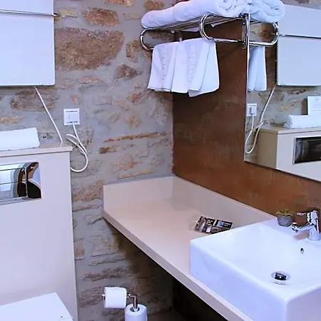 Montenegro Compostela 2*